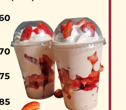 Vasos de fresas con crema